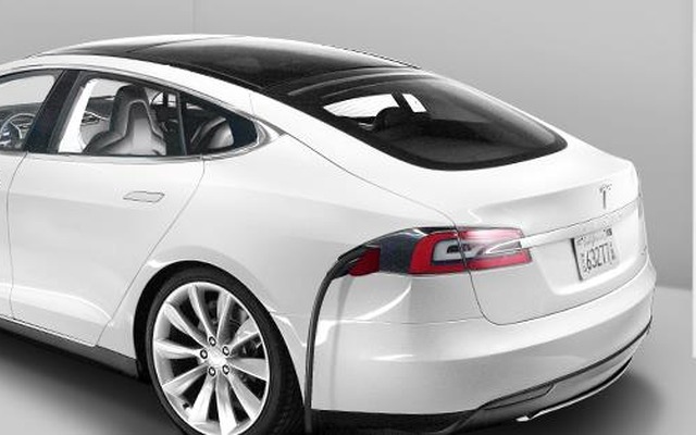 充電中のテスラモデルS（イメージ）