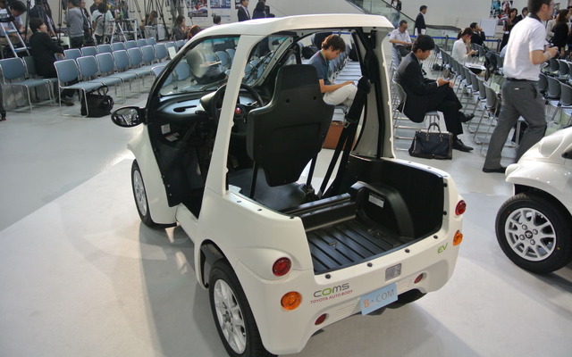 トヨタ車体 新型コムス