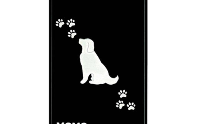「スマートフォン名入れケース（ドッグ）」のイメージで犬種は「ゴールデンレトリバー」・刻印例は「MOMO」