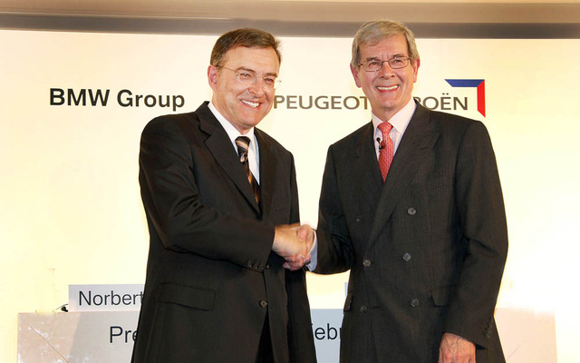 2011年3月、ジュネーブで会見を行ったライトフォーファーBMW会長と、ヴァランPSAプジョー・シトロエン会長