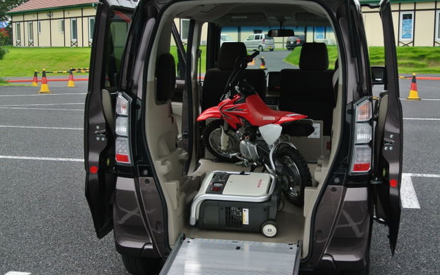 ホンダ N BOX +