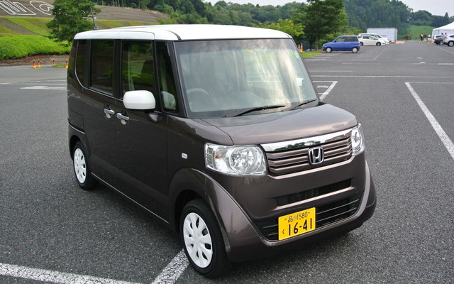 ホンダ N BOX + ツートンカラースタイル