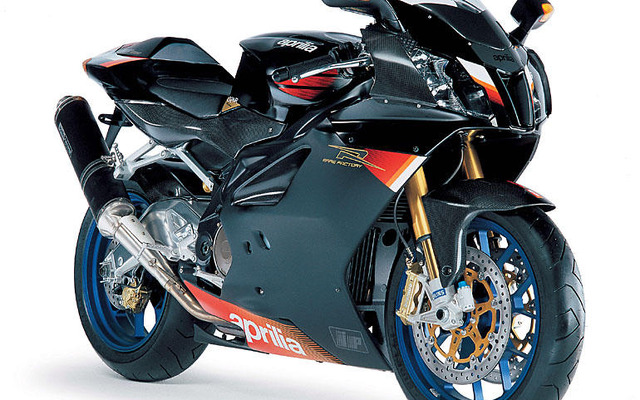 アプリリア「RSV1000」を買うと、2つのプレゼント