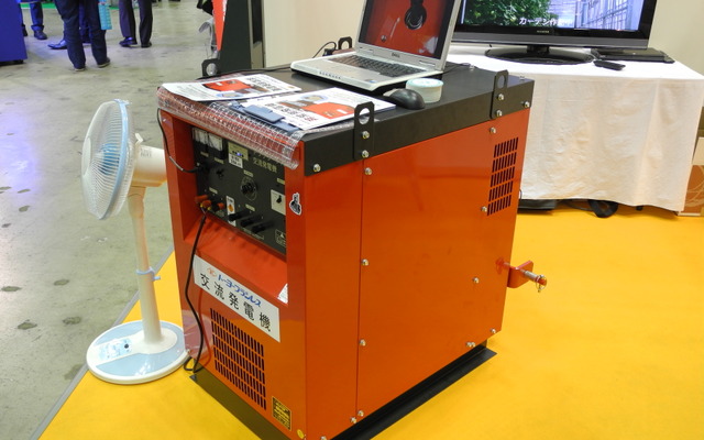 【植物工場展12】トラクターで駆動する発電機、生産追いつかず