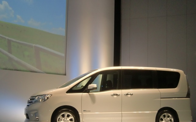 日産・セレナ S-HYBRID