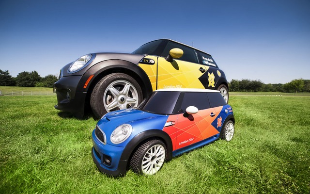 2012ロンドンオリンピックの公式車両に採用されたMINIの4分の1スケールのラジコンカー、mini MINI