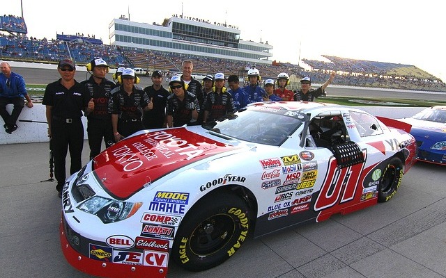 NASCARに参戦したトヨタ東京自動車大学校と米NTIのコラボチーム