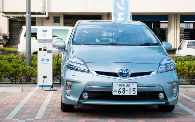 トヨタ プリウスPHV