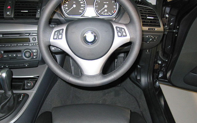 【BMW 1シリーズ発表】オフセットのない右ハンドル仕様