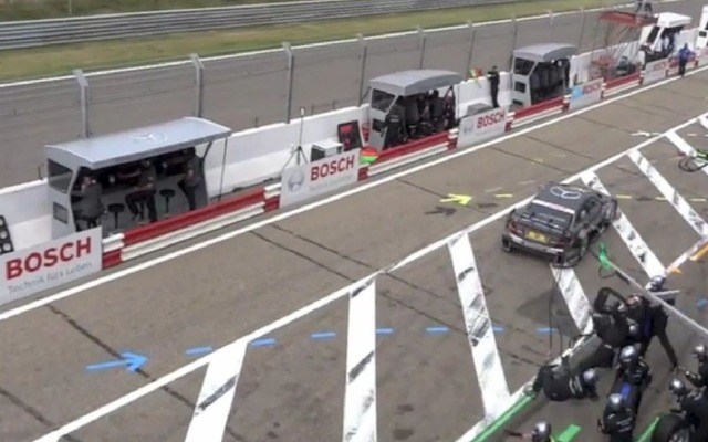 ピットクルー4名が負傷したDTMでのアクシデント