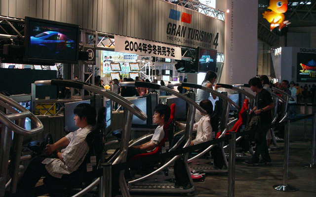 【東京ゲームショウ04】満を持して登場、『GT4』の目玉は