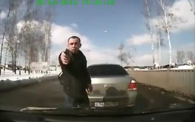 車載カメラが捉えたロシアでの交通トラブル映像