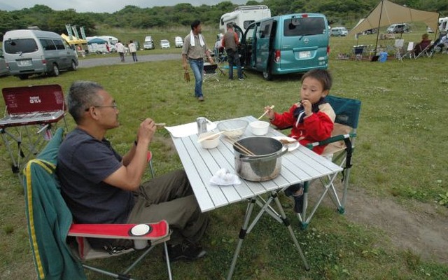 キャンピングカーによる旅行（イメージ）