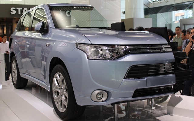 三菱・アウトランダーPHEV