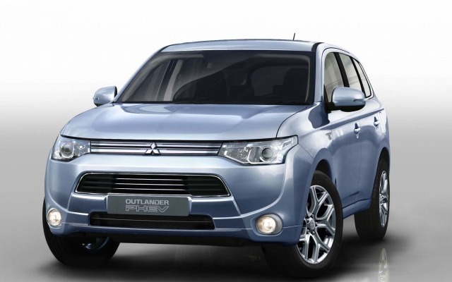 三菱・アウトランダーPHEV