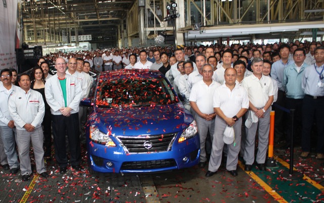 9月7日、メキシコ工場で生産が開始された新型 日産 セントラ