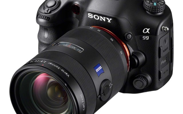 「Vario-Sonnar T＊ 16-35mm F2.8 ZA SSM」（SAL1635Z」）と組み合わせたα99