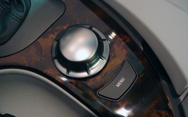 【CEATEC JAPAN2004】ハプティックコマンダがBMW以外に採用される可能性