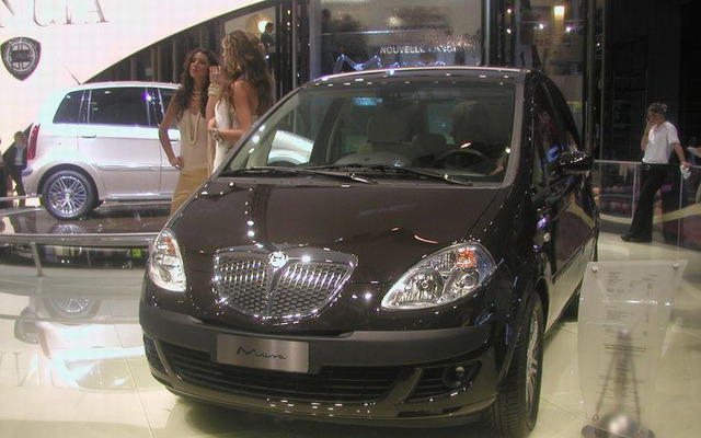 【パリモーターショー04】ランチア ムーザ…お洒落なMPV
