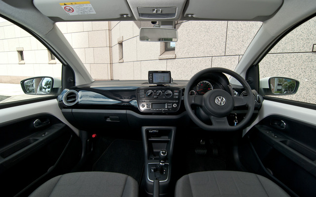 VW 「Move up!」2ドア インテリア