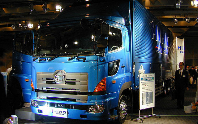 日野、トラック3車種がグッドデザイン賞