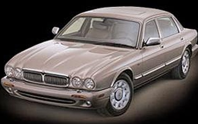 進む超高級車プロジェクトの数々、フォード代表『デイムラー』も追撃開始