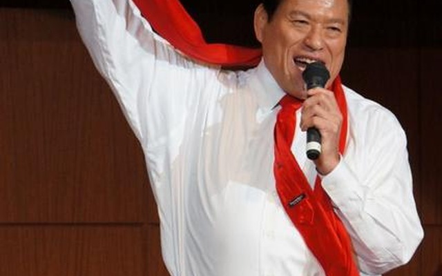 サイボウズのイベントにアントニオ猪木氏が参加、社長に闘魂注入を実施した