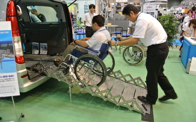 アンクラジャパン　車いすスロープ