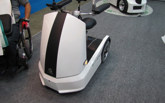 福祉機器展12　サンワハイテック「STAVI」3号機