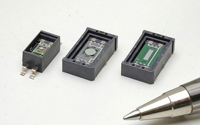 電磁式駆動のレーザー走査型MEMSミラー