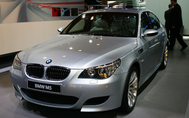 BMW M5新型の予約注文受付…F1技術を採用