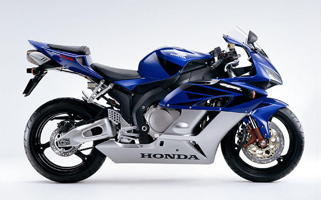 ホンダ CBR1000RRをマイナーチェンジ