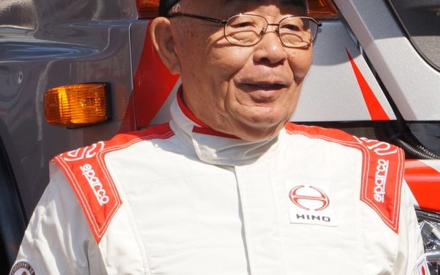 ダカールラリー2013に参戦する、日野チームスガワラの代表兼ドライバーの菅原善正氏