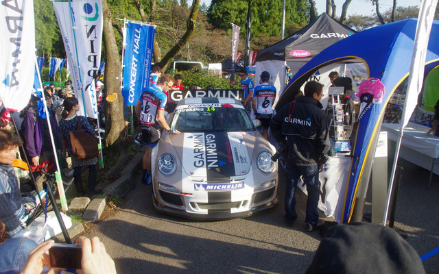 GARMINブースに置かれた911 GT3 カップ