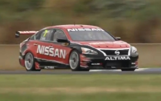 日産アルティマ V8スーパーカーのシェイクダウンテスト