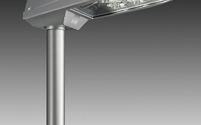 岩崎電気、新型LED道路灯を発売…3車線道路にも対応 | レスポンス 岩崎電気、新型LED道路灯を発売…3車線道路にも対応 | レスポンス