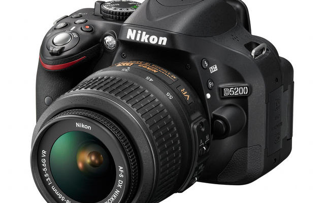 ニコンのデジタル一眼レフ「D5200」