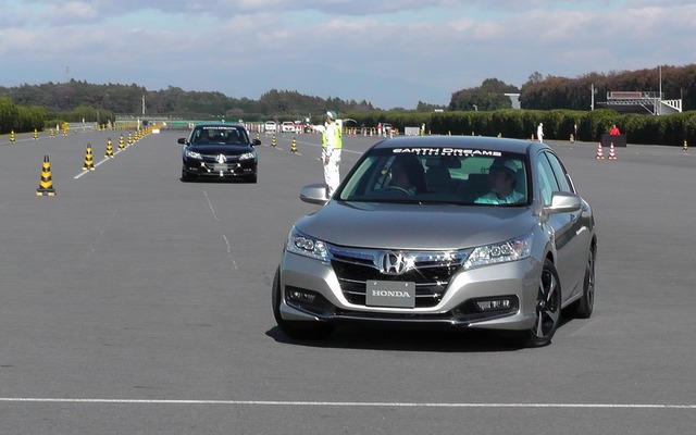 SPORT HYBRID Intelligent Multi Mode Drive搭載の試作車