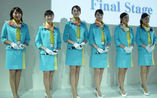 【東京モーターショー04】スバルのラストステージはさわやかに