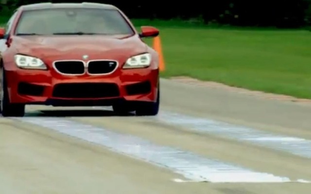 新型BMW M6クーペによる「Mプリント」の製作映像(動画キャプチャ）