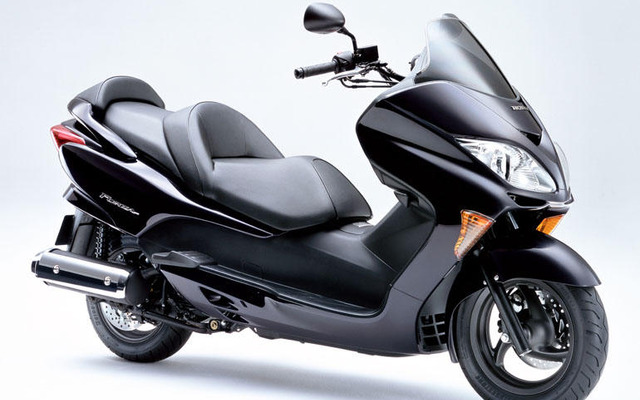 新型ホンダ フォルツァ、半年間で年間販売目標を受注