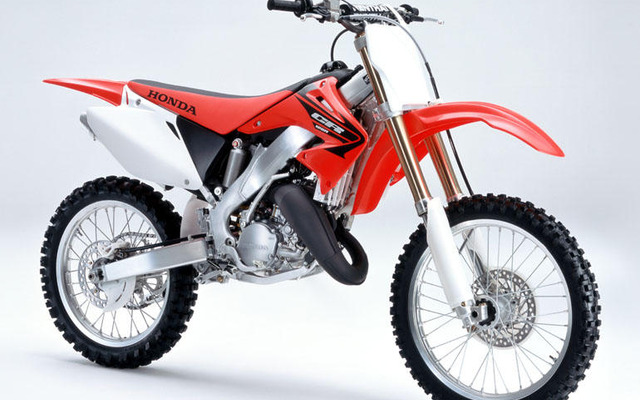 ホンダ CR125R、エンジンを新設計