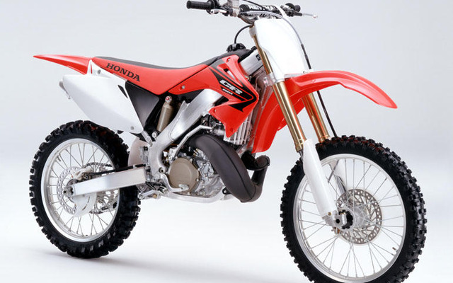 ホンダ CR250R、エンジンの一部変更
