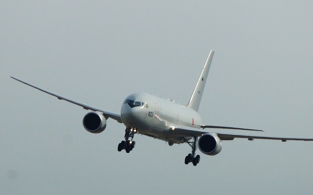 航空自衛隊の空中給油機、KC-767。旅客機のボーイング767がベースとなっている。