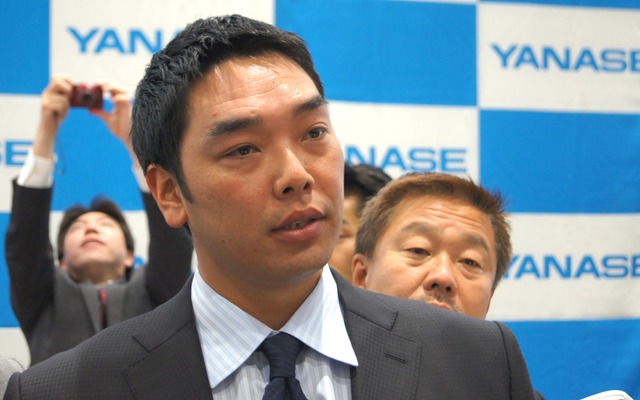 ヤナセ、読売巨人軍阿部慎之助選手に「2012 ヤナセ・ジャイアンツMVP賞」を贈呈
