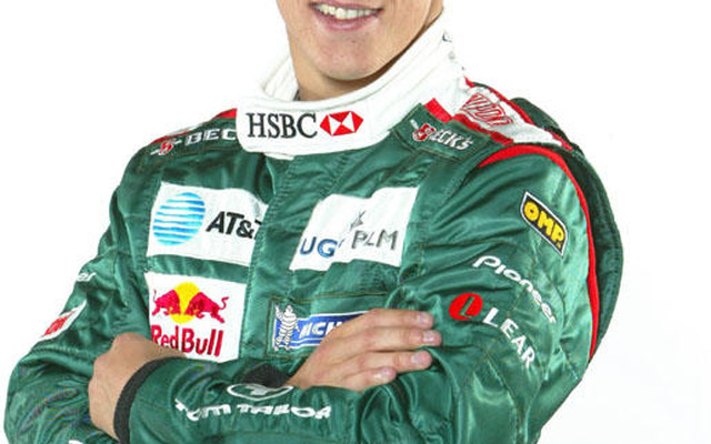 新生レッドブル・レーシングがデビュー