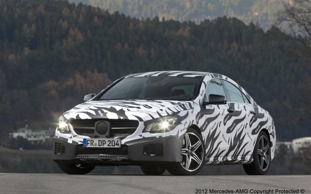 AMGが公開したメルセデスベンツ CLA のティーザー画像