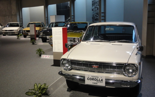 トヨタ博物館　TOYOTA75展　歴代カローラ