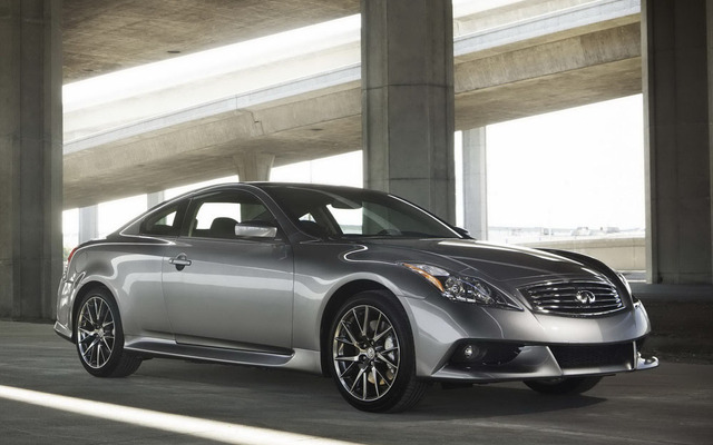 インフィニティG37クーペ（日産スカイラインクーペ）