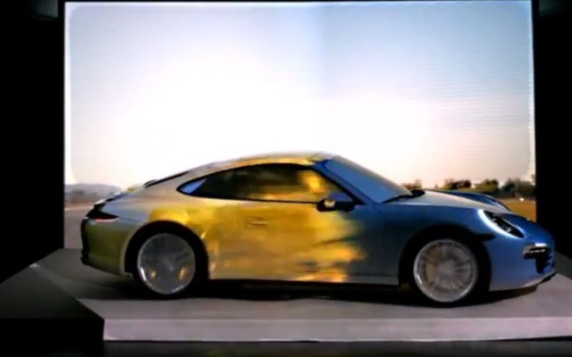 止まっているのに走っているように見える新型ポルシェ911カレラ4S